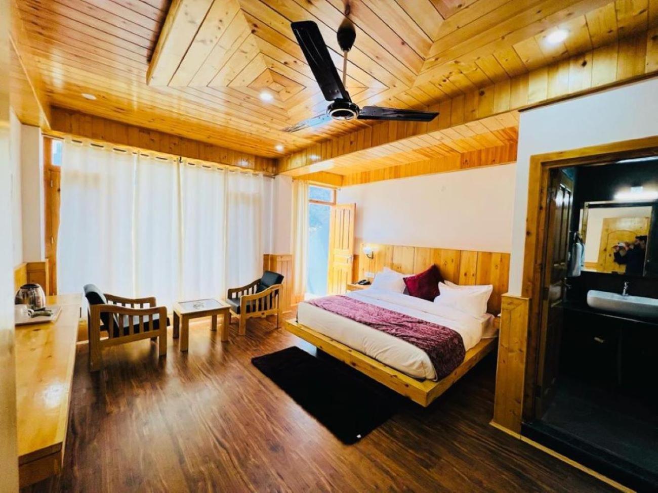 Hotel Sakura Palace Manāli Esterno foto