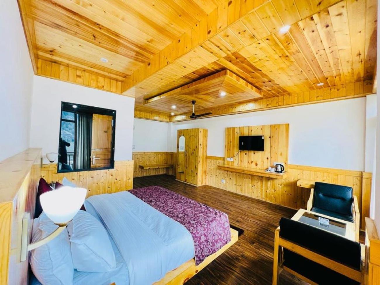 Hotel Sakura Palace Manāli Esterno foto